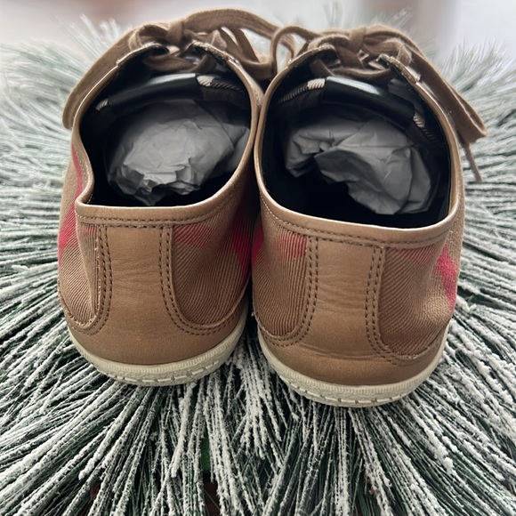 Burberry London Brown-Tan Leather Canvas 
Sneakers - Picture 4 of 12